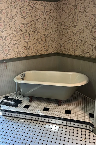bathroom 4